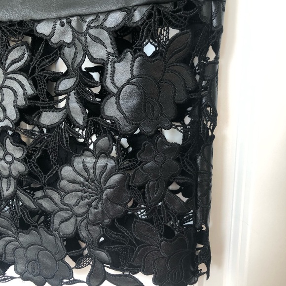 Stunning cut out skirt - Picture 3 of 9